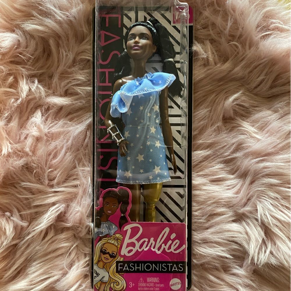 *NWT* Barbie Fashionista Doll with Prosthetic Leg #146
